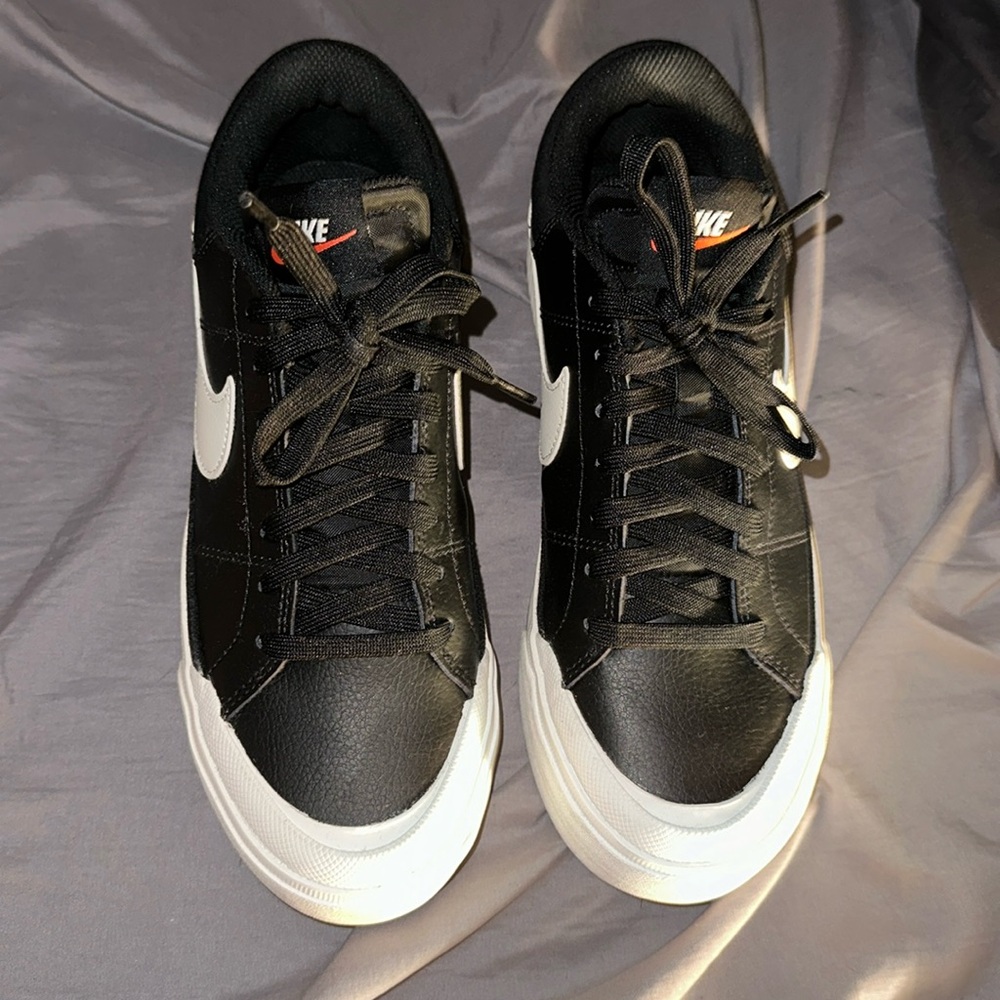 Nike court legacy lift